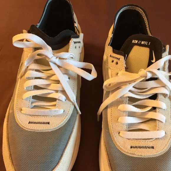Nike Men Waffle NSW//WFFL- Suede and Leather Panels - Size 10.5 - Pre-owned - Picture 1 of 5